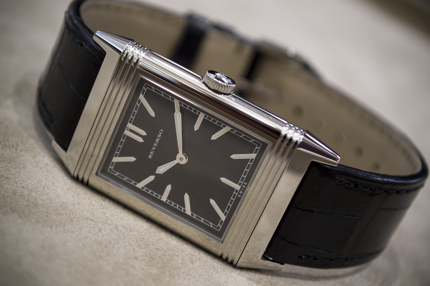 Jaeger-LeCoultre Grande Reverso Ultra Thin Tribute To 1931 (Hands-on ...