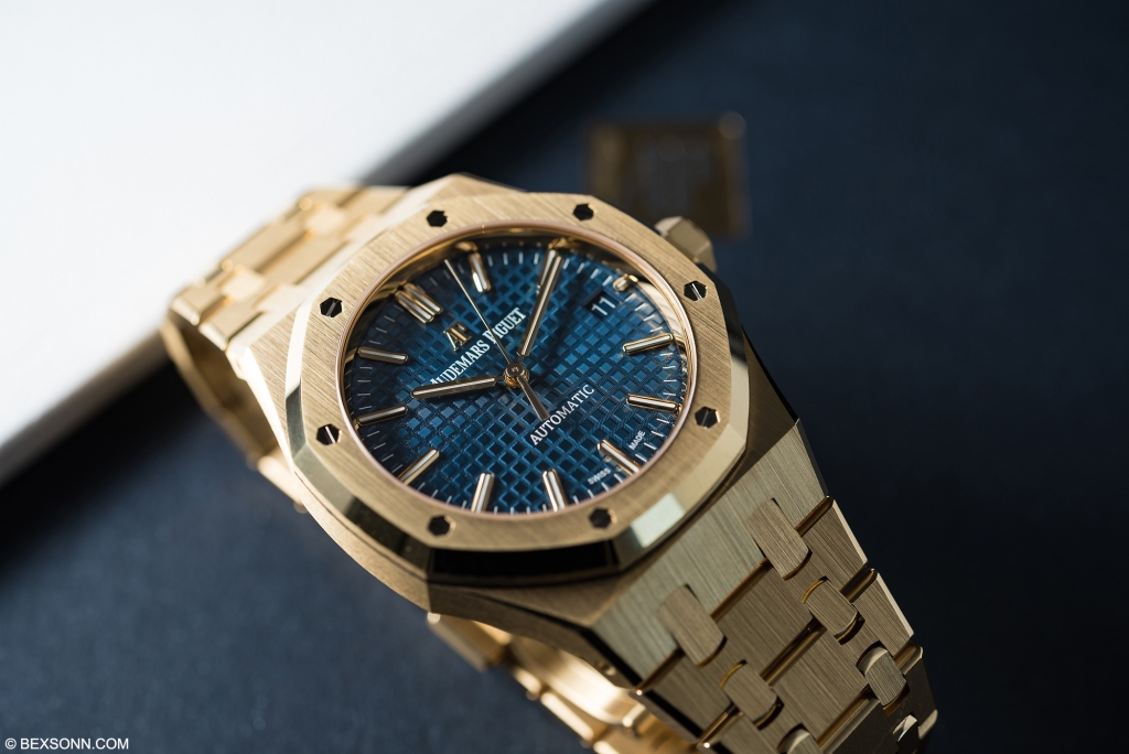 Hands-on The New Yellow Gold Audemars Piguet Royal Oak 15450 – BEXSONN