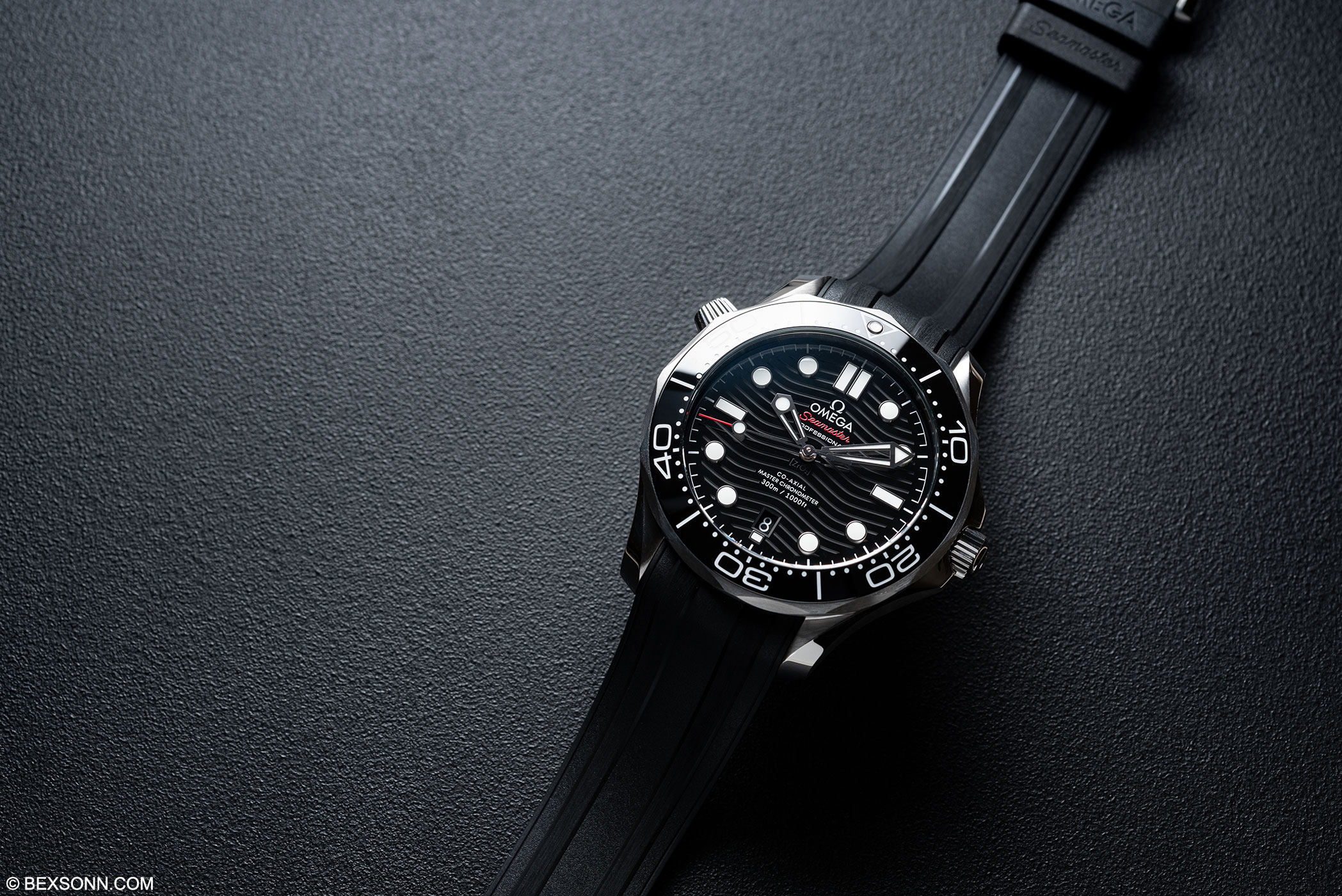 omega seamaster 300 black rubber