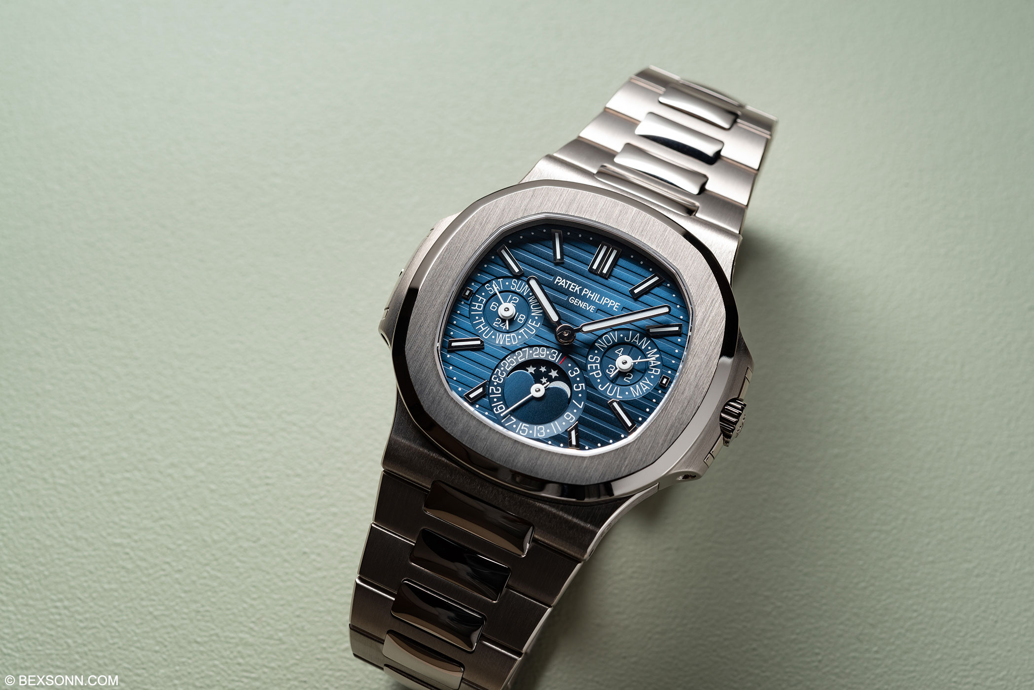 Patek Philippe Nautilus (5740/1G-001)