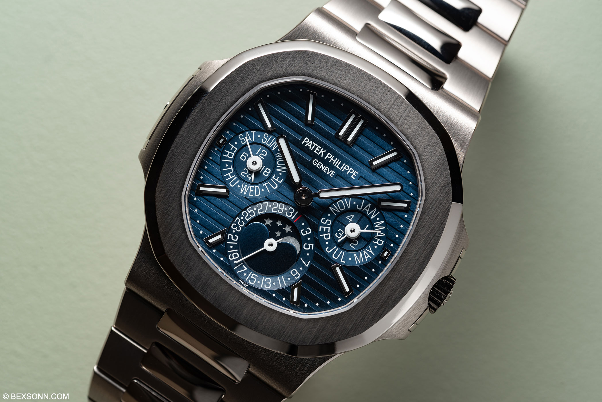 Patek Philippe Nautilus (5740/1G-001)