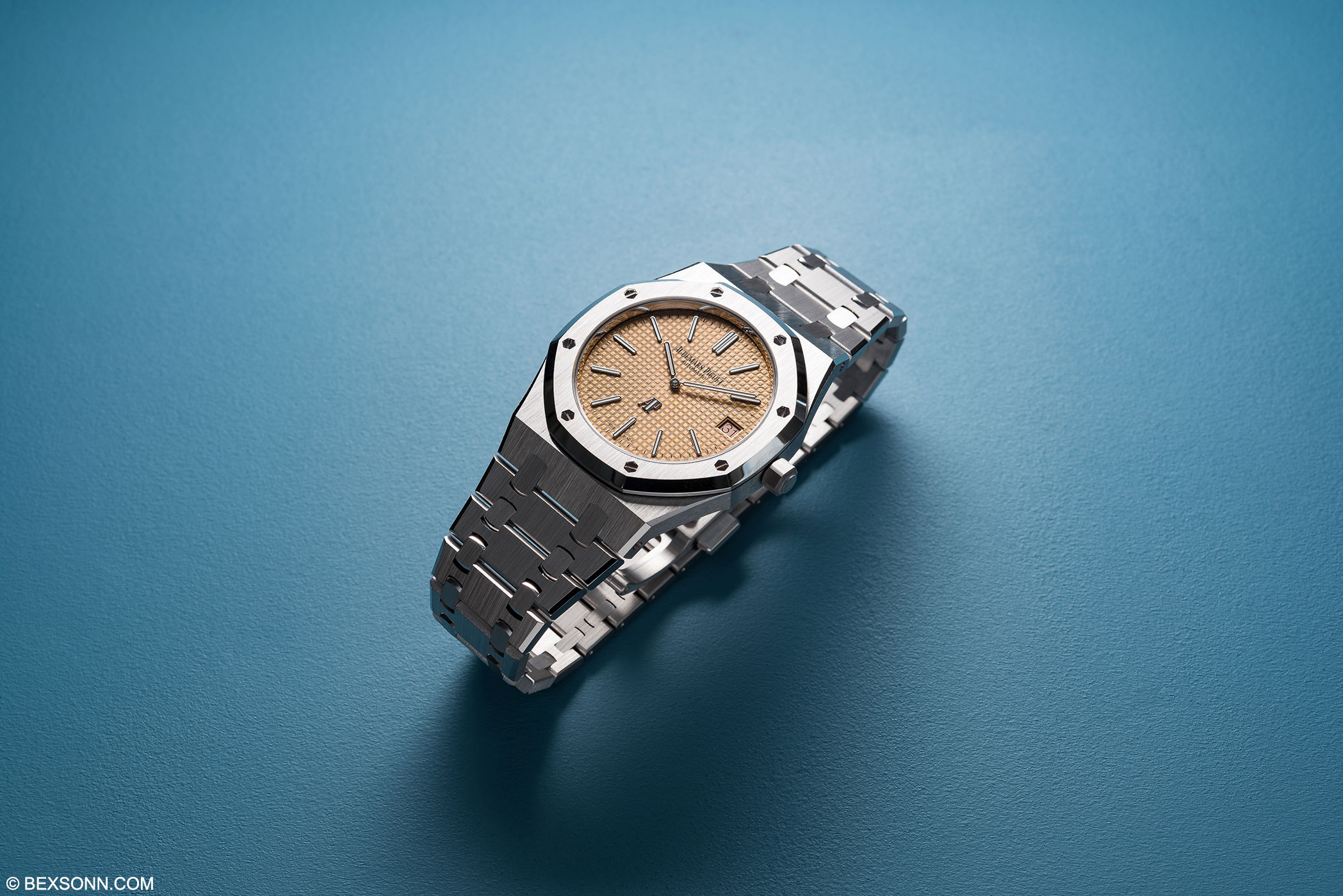 The Audemars Piguet Extra-Thin ‘Jumbo’ Royal Oak 15202BC – BEXSONN