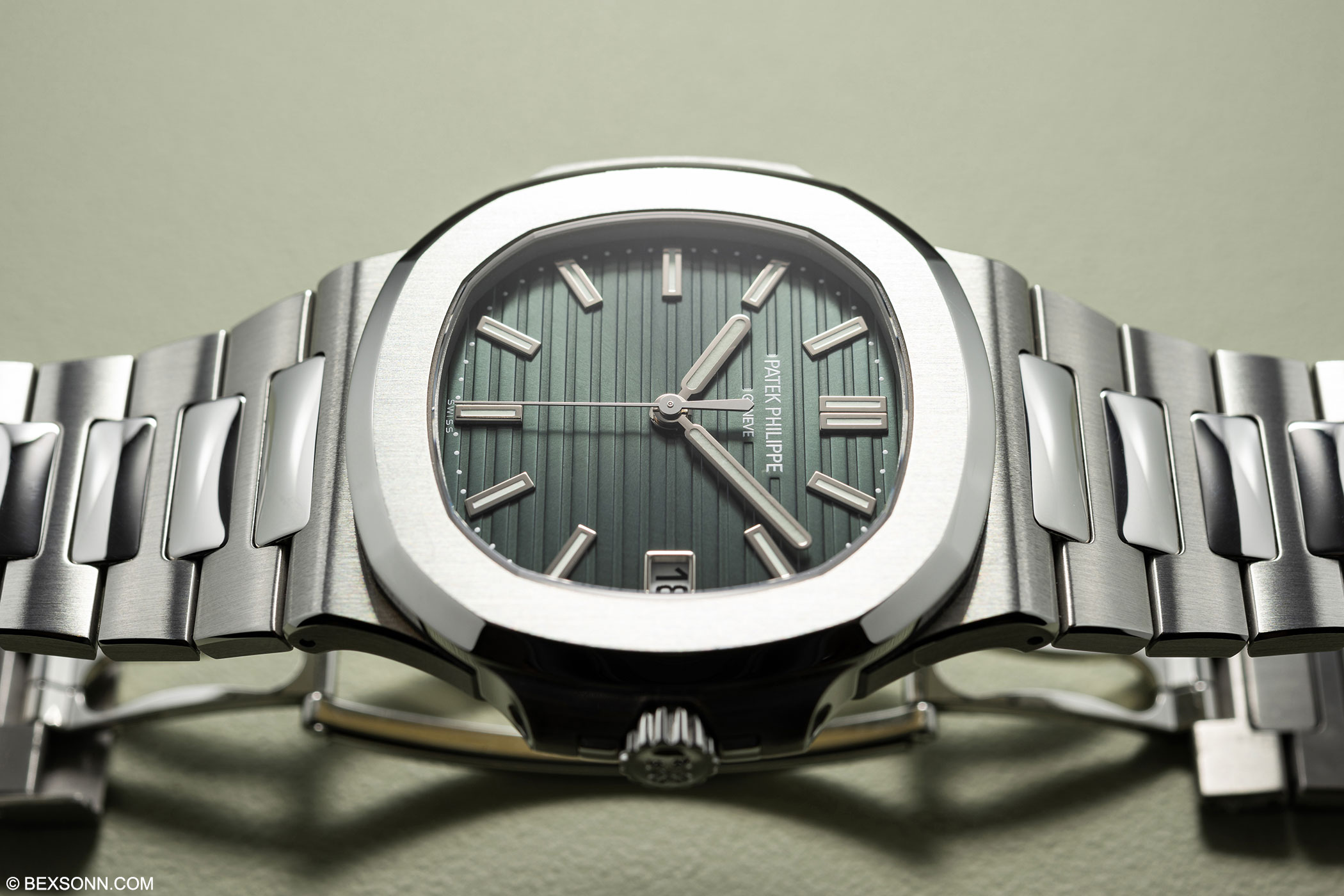 Patek Philippe Nautilus 5711/1A-014 Olive Green Dial